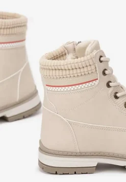 Beżowe Sznurowane Trapery na Płaskiej Podeszwie Ozdobione Tłoczeniem Brenneth