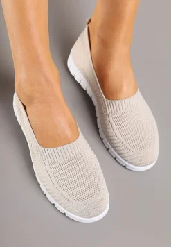 Beżowe Tenisówki Ozdobione Tłoczeniem z Elastyczną Cholewką Ivelfitia