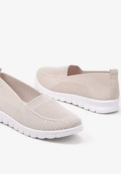 Beżowe Tenisówki Ozdobione Tłoczeniem z Elastyczną Cholewką Ivelfitia