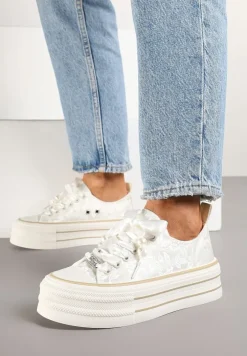 Beżowe Trampki na Platformie Ozdobione Perełkami Yasami