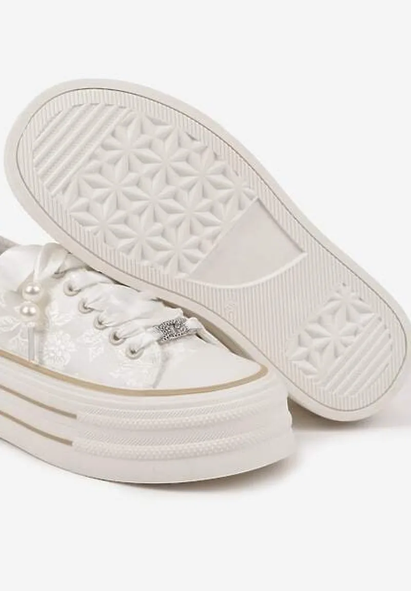 Beżowe Trampki na Platformie Ozdobione Perełkami Yasami