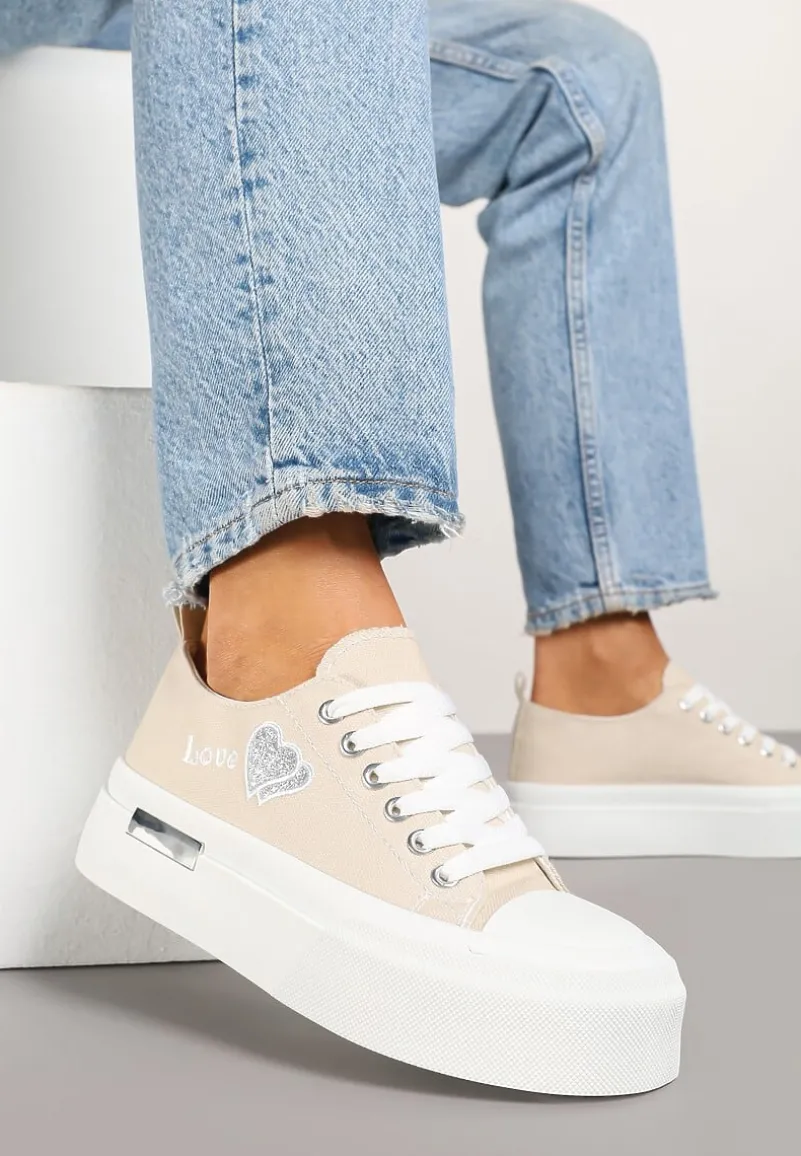 Beżowe Trampki na Platformie z Ozdobnym Napisem i Sercem Laviere