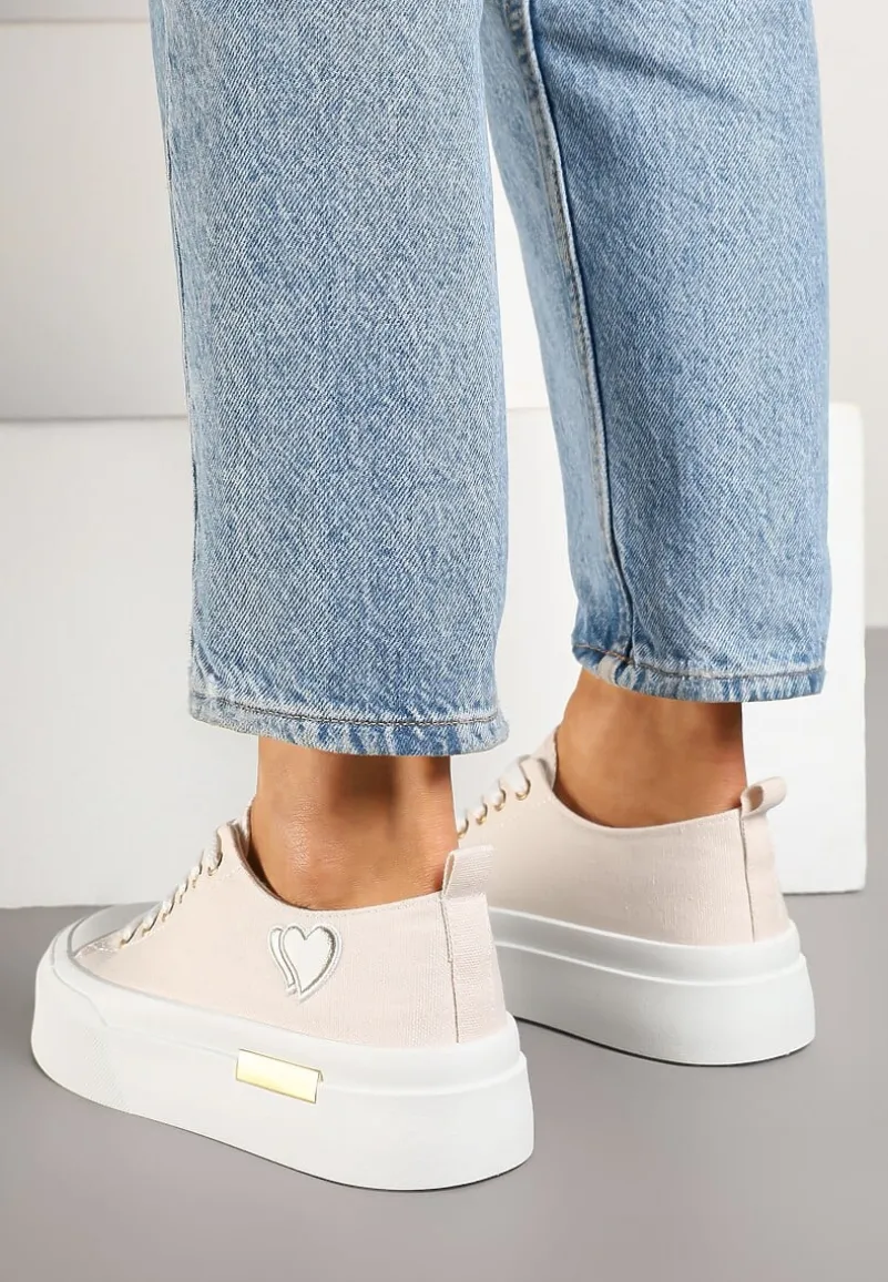Beżowe Trampki na Platformie z Metalicznymi Sercami Florvila