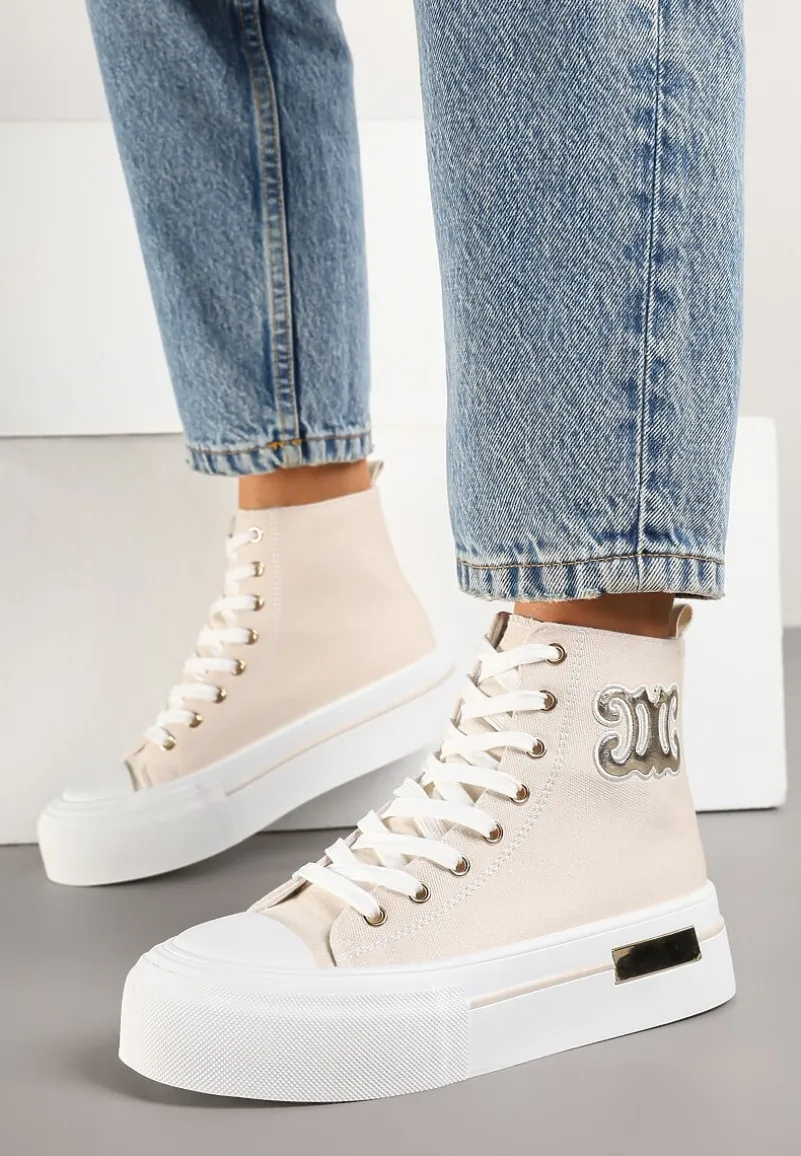 Beżowe Trampki na Platformie z Wysoką Cholewką i Naszywką Nurissea