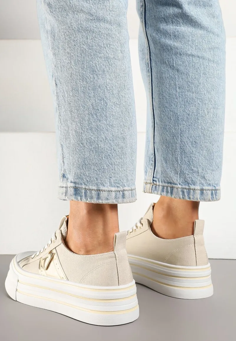 Beżowe Trampki na Platformie Ozdobione Metaliczną Aplikacją Telanoreta