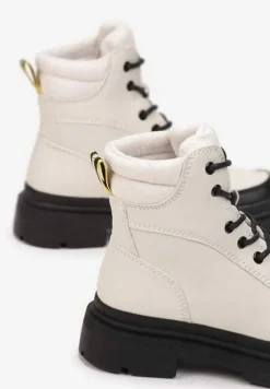 Beżowe Traperki Desa