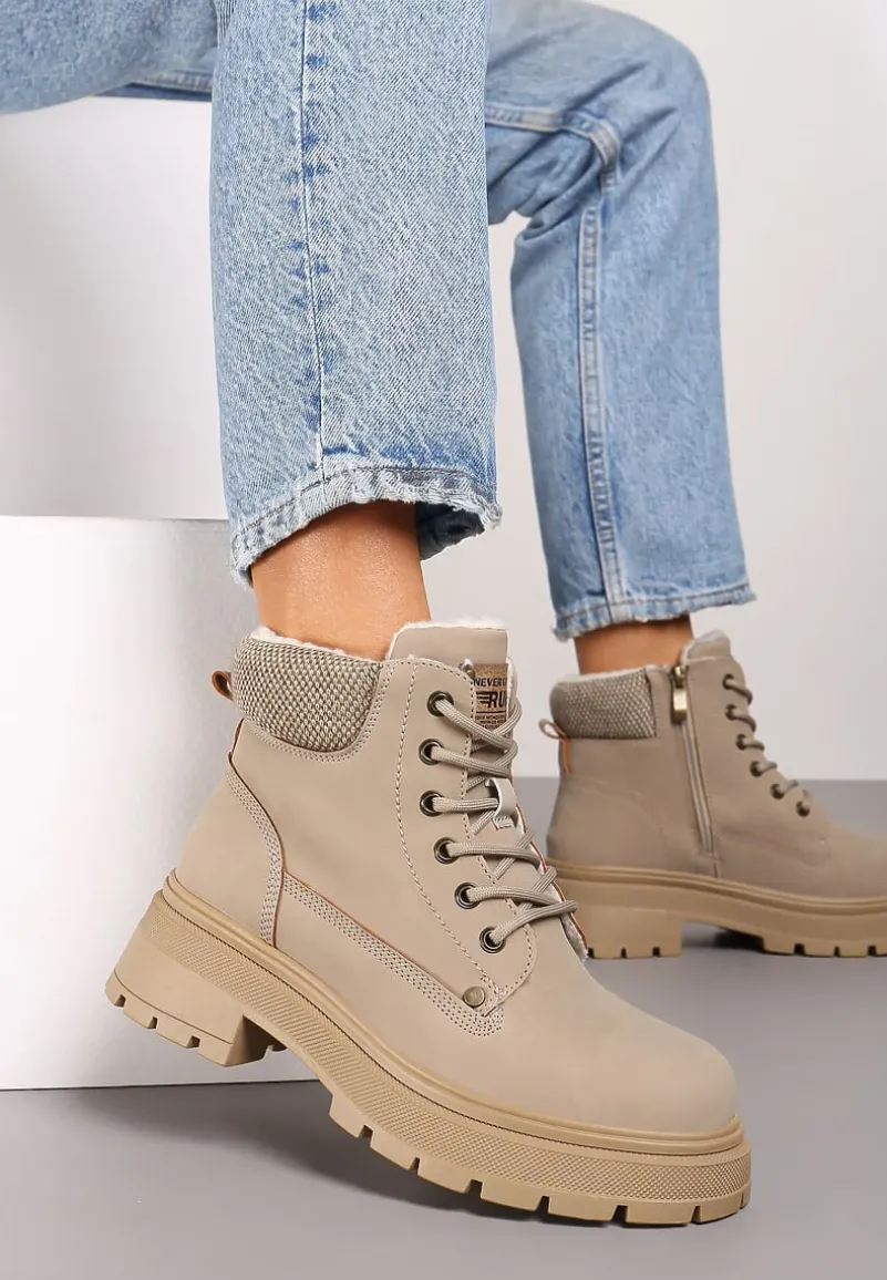 Beżowe Traperki na Tłoczonej Podeszwie z Materiałowymi Wstawkami Daithra