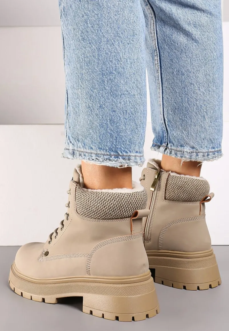 Beżowe Traperki na Tłoczonej Podeszwie z Materiałowymi Wstawkami Daithra