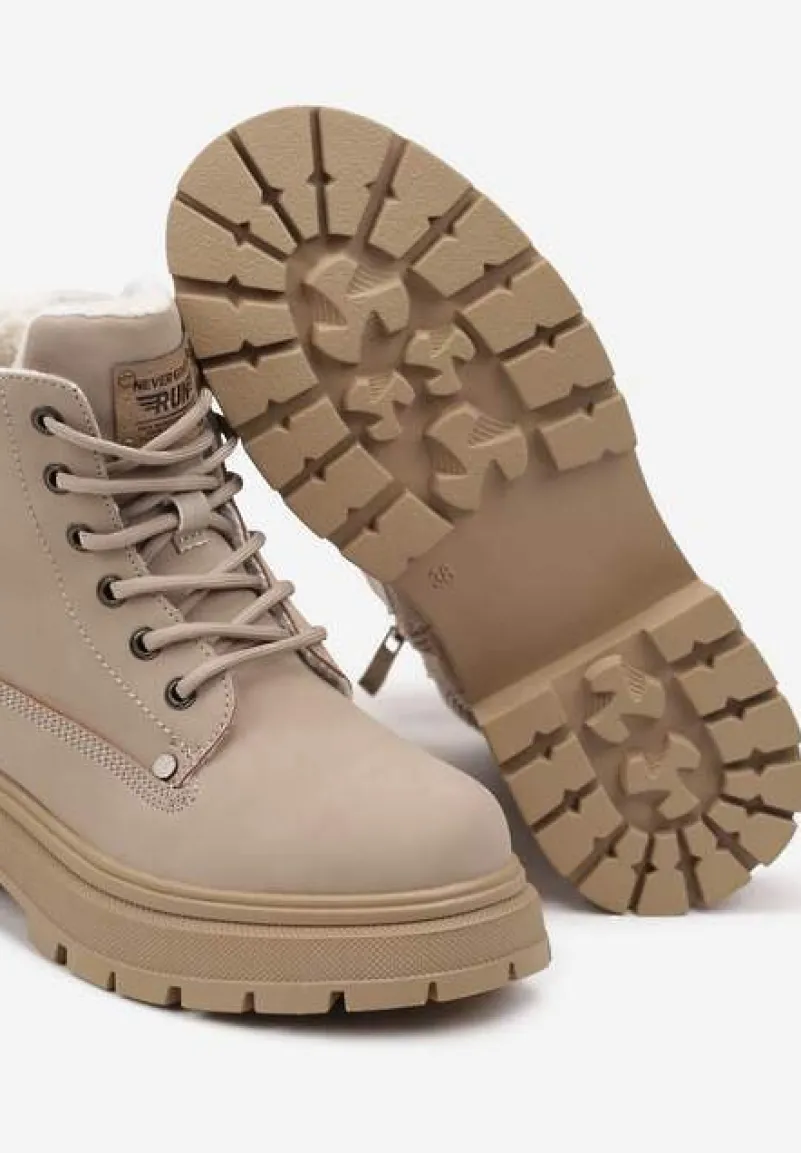 Beżowe Traperki na Tłoczonej Podeszwie z Materiałowymi Wstawkami Daithra