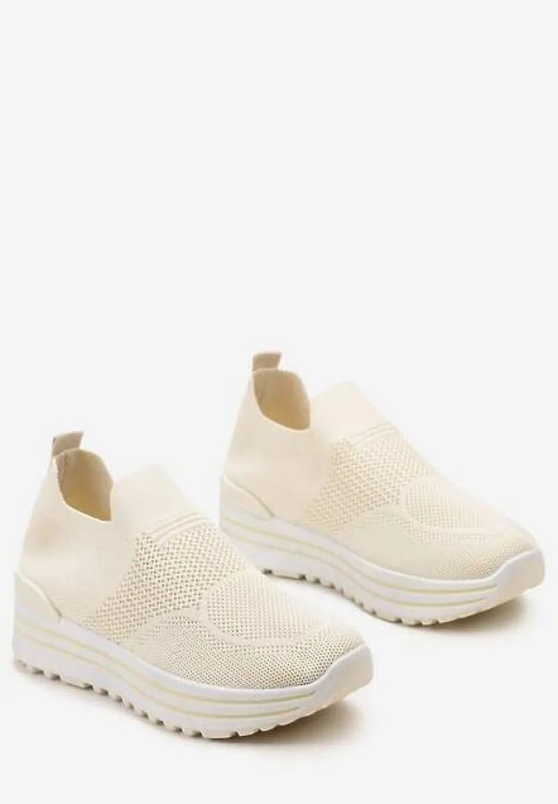 Beżowe Wsuwane Buty Sportowe z Miękką Cholewką na Niskiej Platformie Dionema