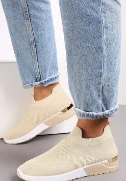 Beżowe Wsuwane Buty Sportowe na Płaskiej Podeszwie ze Skarpetkową Cholewką Metaliczną Ozdobą Movela