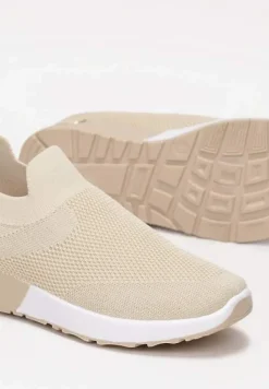 Beżowe Wsuwane Buty Sportowe na Płaskiej Podeszwie ze Skarpetkową Cholewką Metaliczną Ozdobą Movela