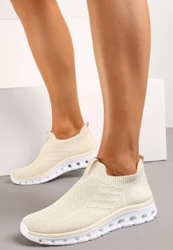 Beżowe Wsuwane Buty Sportowe z Materiałową Cholewką i Dziurkami w Podeszwie Aslla