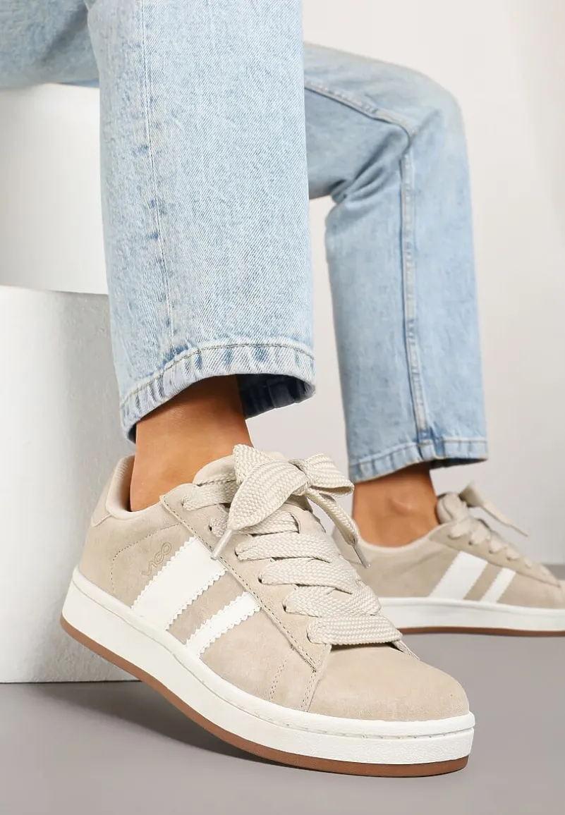 Beżowo-Białe Sneakersy Typu Kultowe Tenisówki Zdobione Paskami Nevellise