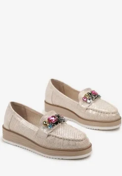 Beżowo-Srebrne Mokasyny ze Wstawką z Kolorowych Kamieni i Perforacją Veraila