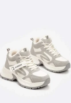 Beżowo-Szare Sznurowane Sneakersy na Platformie Ozdobione Napisem i Futerkiem Siorra