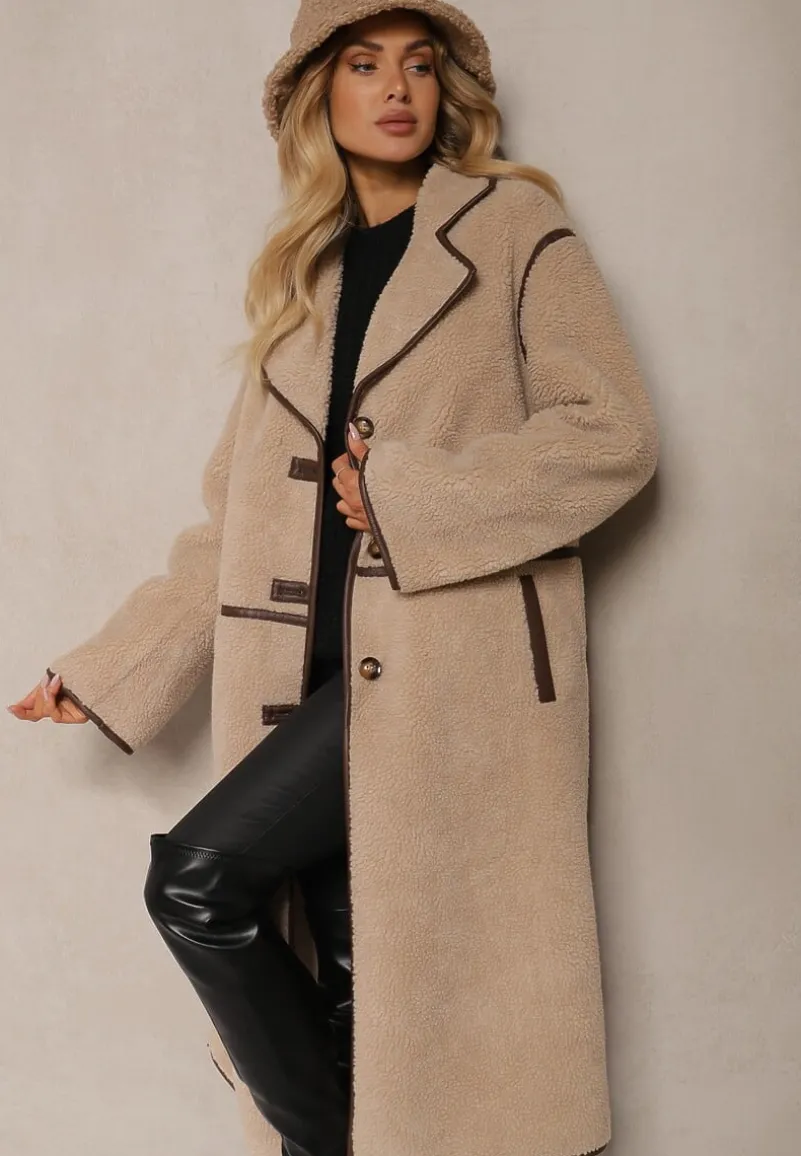 Beżowy Futrzany Płaszcz o Jednorzędowym Kroju Zdobiony Przeszyciami Zinneira