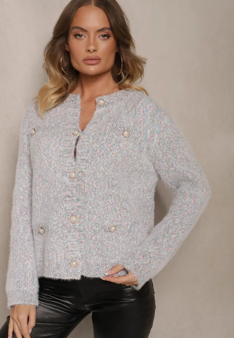 Beżowy Kardigan z Wiskozą Ozdobiony Imitacją Kieszeni i Guzikami Nomilira