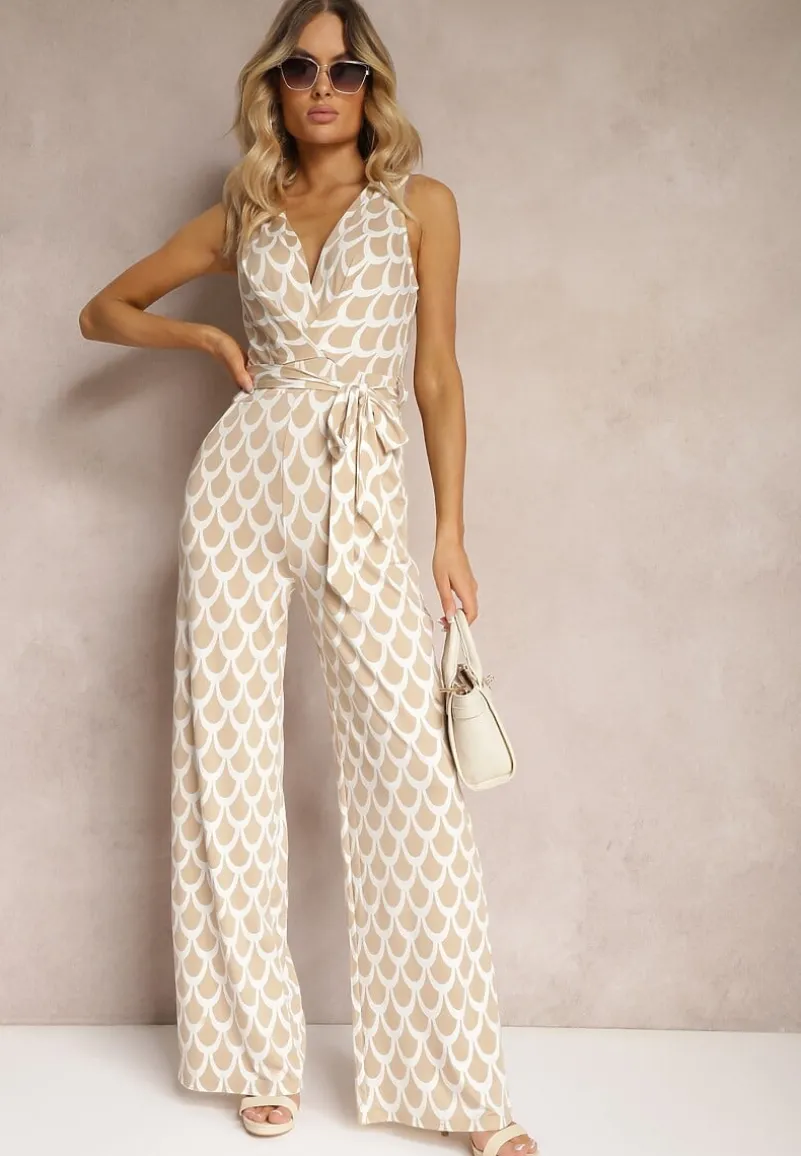 Beżowy Kombinezon o Taliowanym Kroju z Trójkątnym Dekoltem i Paskiem w Talii Geranea