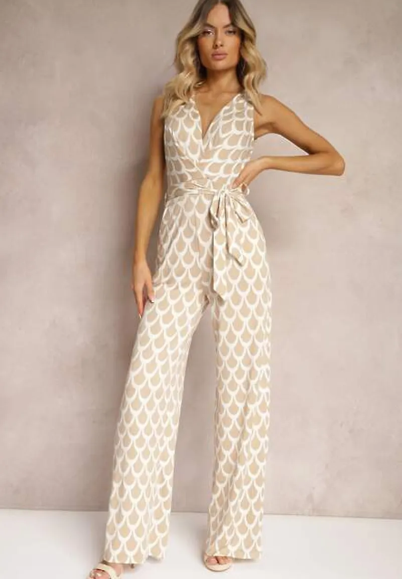 Beżowy Kombinezon o Taliowanym Kroju z Trójkątnym Dekoltem i Paskiem w Talii Geranea