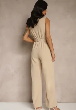 Beżowy Kombinezon z Dekoltem w Łódkę Guzikami i Paskiem Galissela