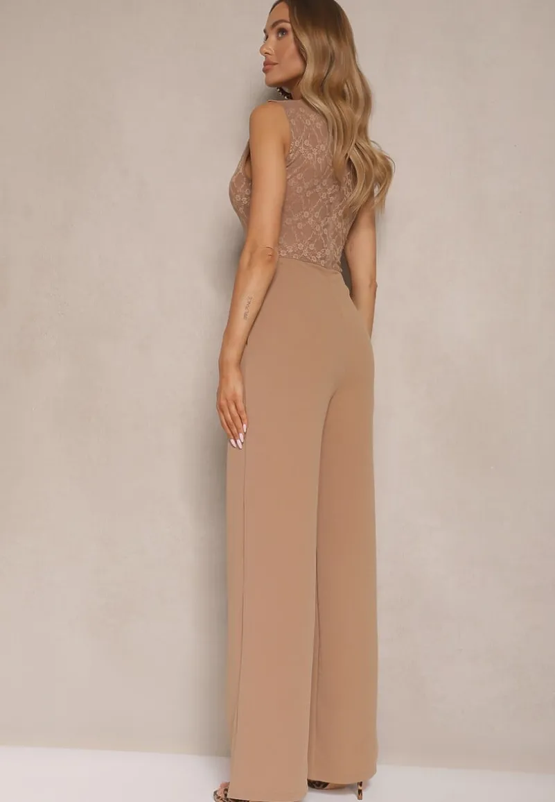 Beżowy Kombinezon z Prostymi Nogawkami z Metalową Ozdobą w Talii Lannrive