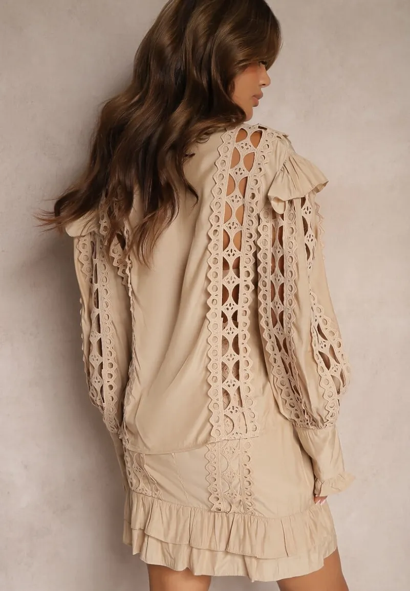 Beżowy Komplet Ażurowy z Bawełną Spódnica i Koszula Ozdobiona Guzikami z Pereł Leninia