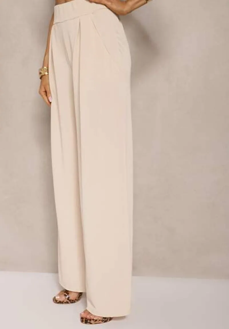 Beżowy Komplet Spodnie o Szerokim Kroju i Asymetryczna Bluzka z Marszczeniem Nitara