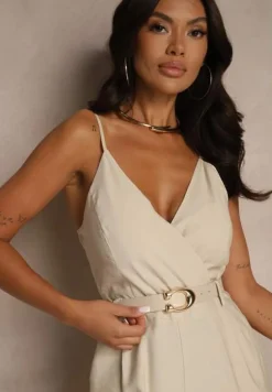 Beżowy Kopertowy Kombinezon z Wiskozy na Ramiączkach z Paskiem z Klamrą Modivla