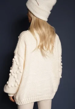 Beżowy Niezapinany Kardigan z Ozdobnymi Pomponami Besinia