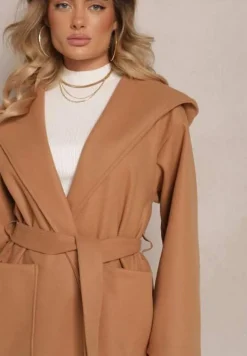 Beżowy Płaszcz z Kapturem Wiązany w Pasie Kalni