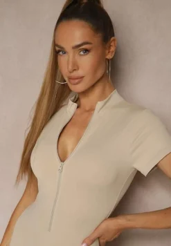 Beżowy Rozpinany Dopasowany Kombinezon w Sportowym Stylu Sarovelle