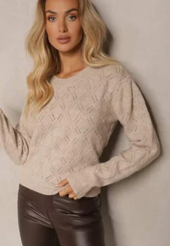 Beżowy Sweter w Klasycznym Stylu z Tłoczonym Wzorem Deriel