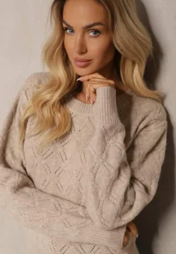 Beżowy Sweter w Klasycznym Stylu z Tłoczonym Wzorem Deriel
