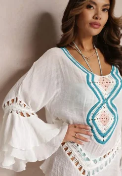 Biała Asymetryczna Narzutka z Ażurowymi Wstawkami i Falbankami Hirisa