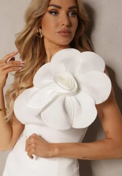 Biała Bawełniana Bluzka z Asymetryczną Górą i Dużą Aplikacją w Kształcie Kwiatka Pereria