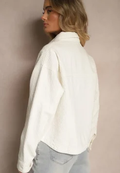 Biała Bawełniana Kurtka o Koszulowym Kroju z Kieszeniami i Tłoczeniem Leliora