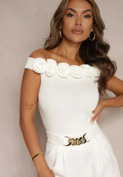 Biała Bluzka o Prążkowanym Kroju z Aplikacją w Kształcie Kwiatów Renadea