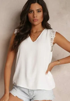 Biała Bluzka Top z Tkaniny Plumeti z Ozdobną Koronką Caliya