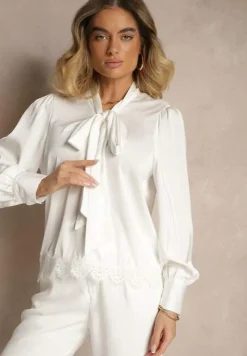 Biała Bluzka Wiązana Przy Dekolcie z Ażurową Koronką na Dole Haliritia