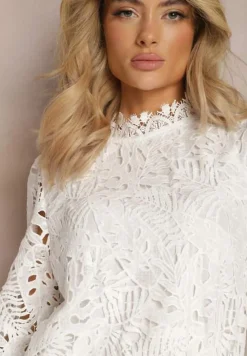 Biała Bluzka z Ażurowym Zdobieniem i Długim Rękawem Protenia