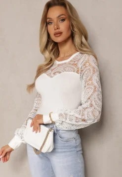 Biała Bluzka z Bawełny Ozdobiona Koronkową Wstawką w Ażurowy Wzór Rafoilla