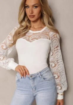 Biała Bluzka z Bawełny Ozdobiona Koronkową Wstawką w Ażurowy Wzór Rafoilla