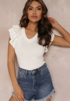 Biała Bluzka z Dzianiny Zdobiona Falbankami Wokół Ramion Yofote