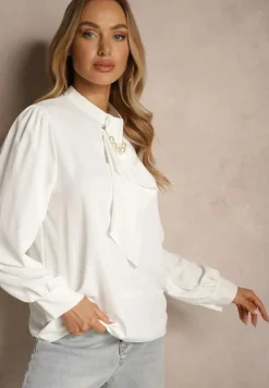 Biała Bluzka z Ozdobnymi Perełkami i Falbaną Mirretis