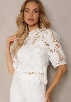 Biała Bluzka ze Stójką z Ażurowej Koronki Nariras