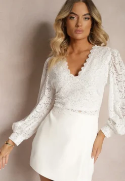 Biała Koronkowa Bluzka o Krótkim Fasonie z Mankietami Skylame