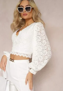 Biała Koronkowa Bluzka o Krótkim Fasonie z Mankietami Skylame