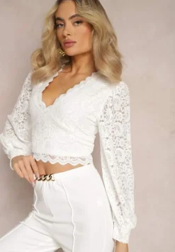 Biała Koronkowa Bluzka o Krótkim Fasonie z Mankietami Skylame