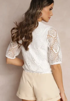 Biała Koronkowa Bluzka z Elastyczną Podszewką i Rękawem 3/4 Lindia